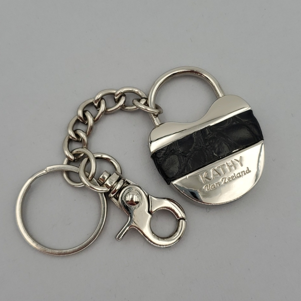 Kathy Van Zeeland Heart Keychain - Picture 2 of 6